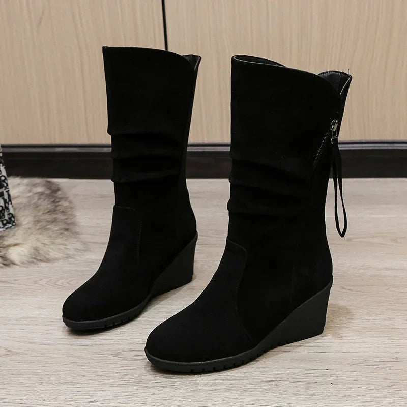 Stylish & Cozy: Vintage Suede Ankle Boots