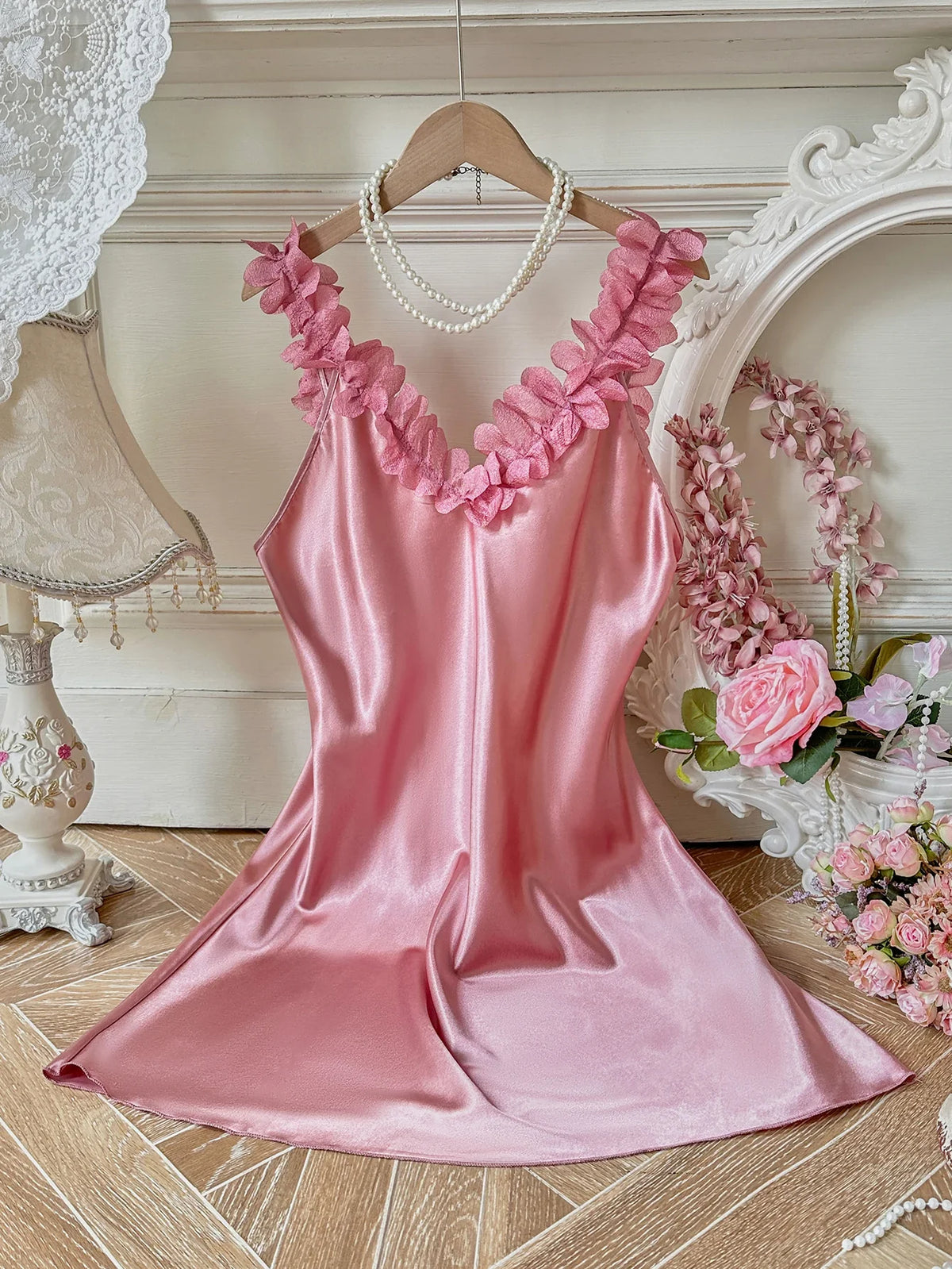 Women Petals Trim V Neck Nightdress Elegant Sleeveless Sleep Dress Perfect for Romantic Date Nights Valentine's Day and Special