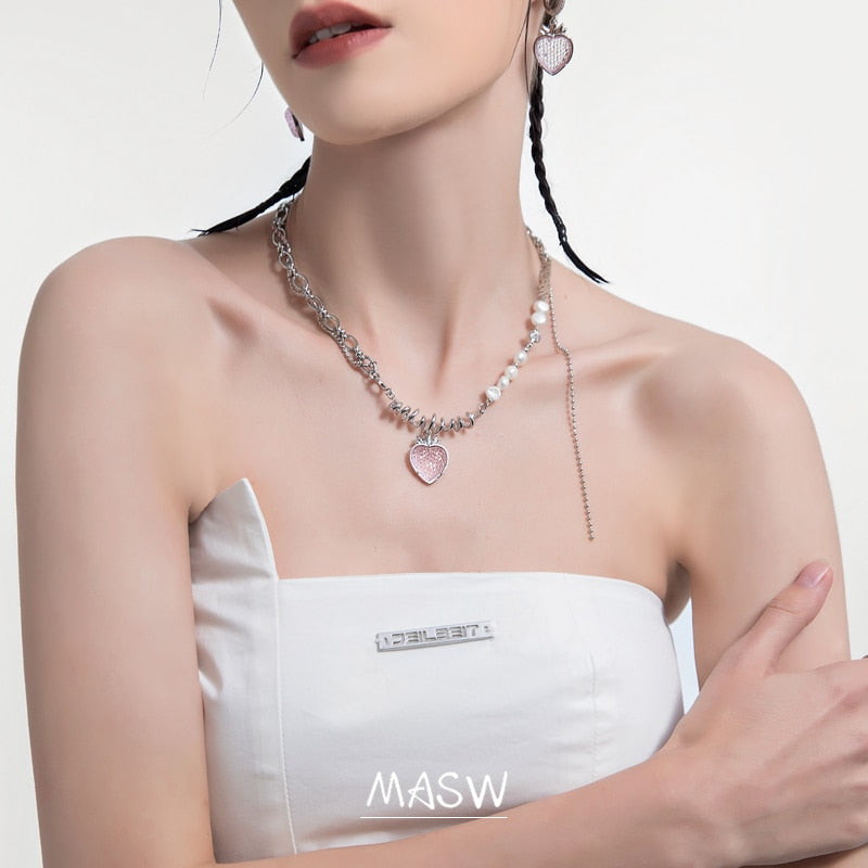 Collar con Colgante de Fresa