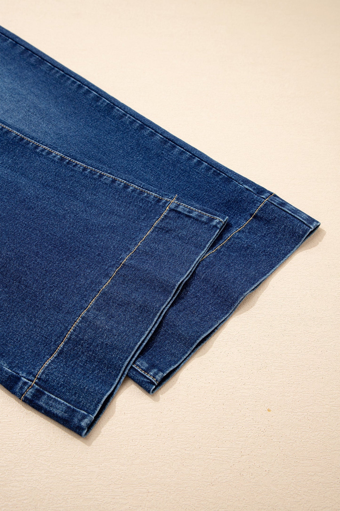 Vaqueros plus size de lavado ácido azul claro con cordones de contraste