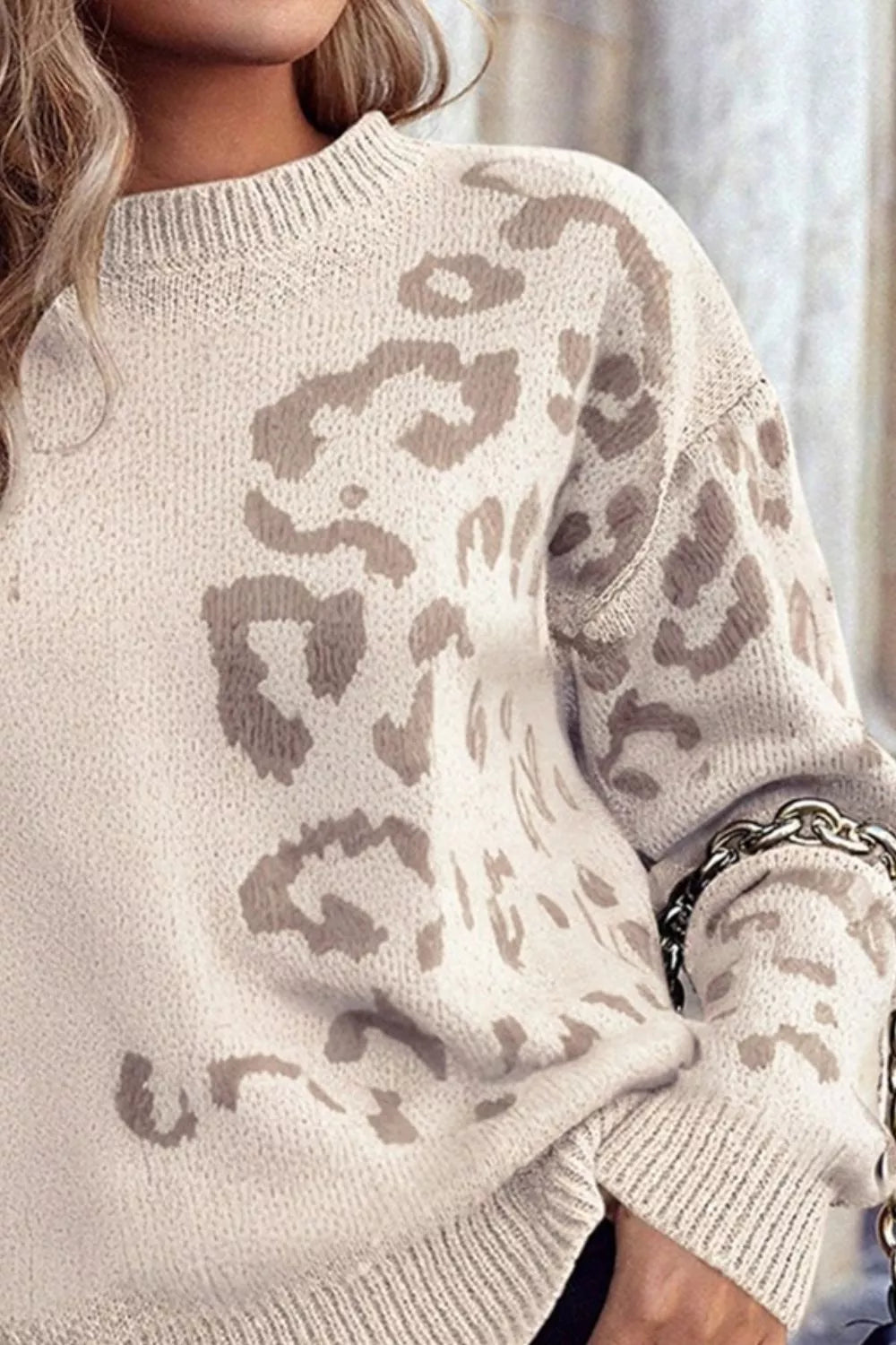 Suéter con estampado de leopardo y corte holgado