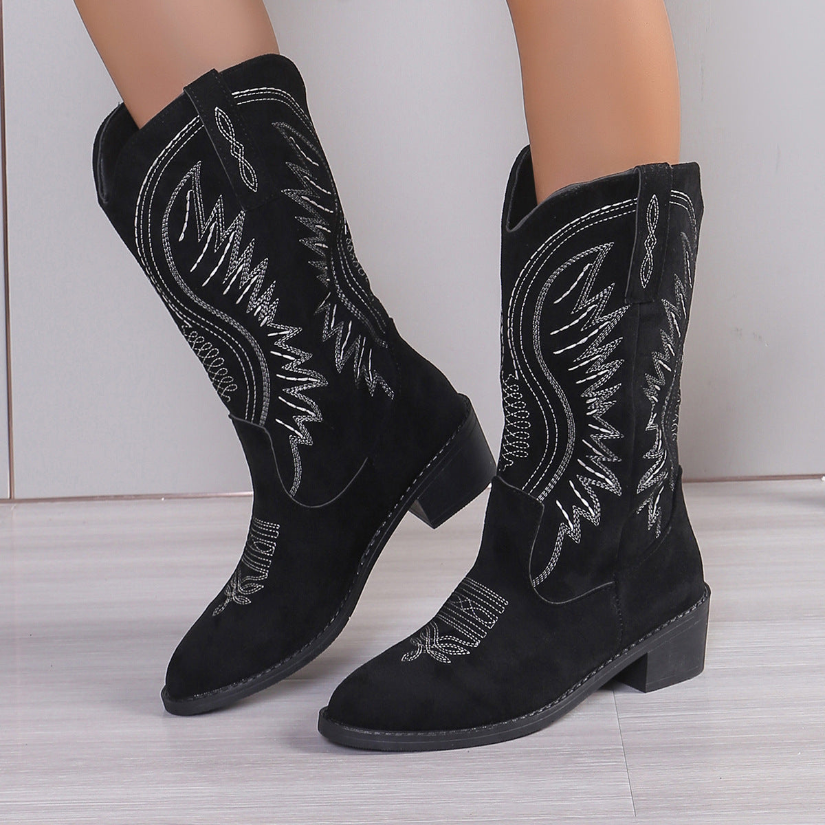 Women's Embroidery Chunky Heel Below The Knee Boots