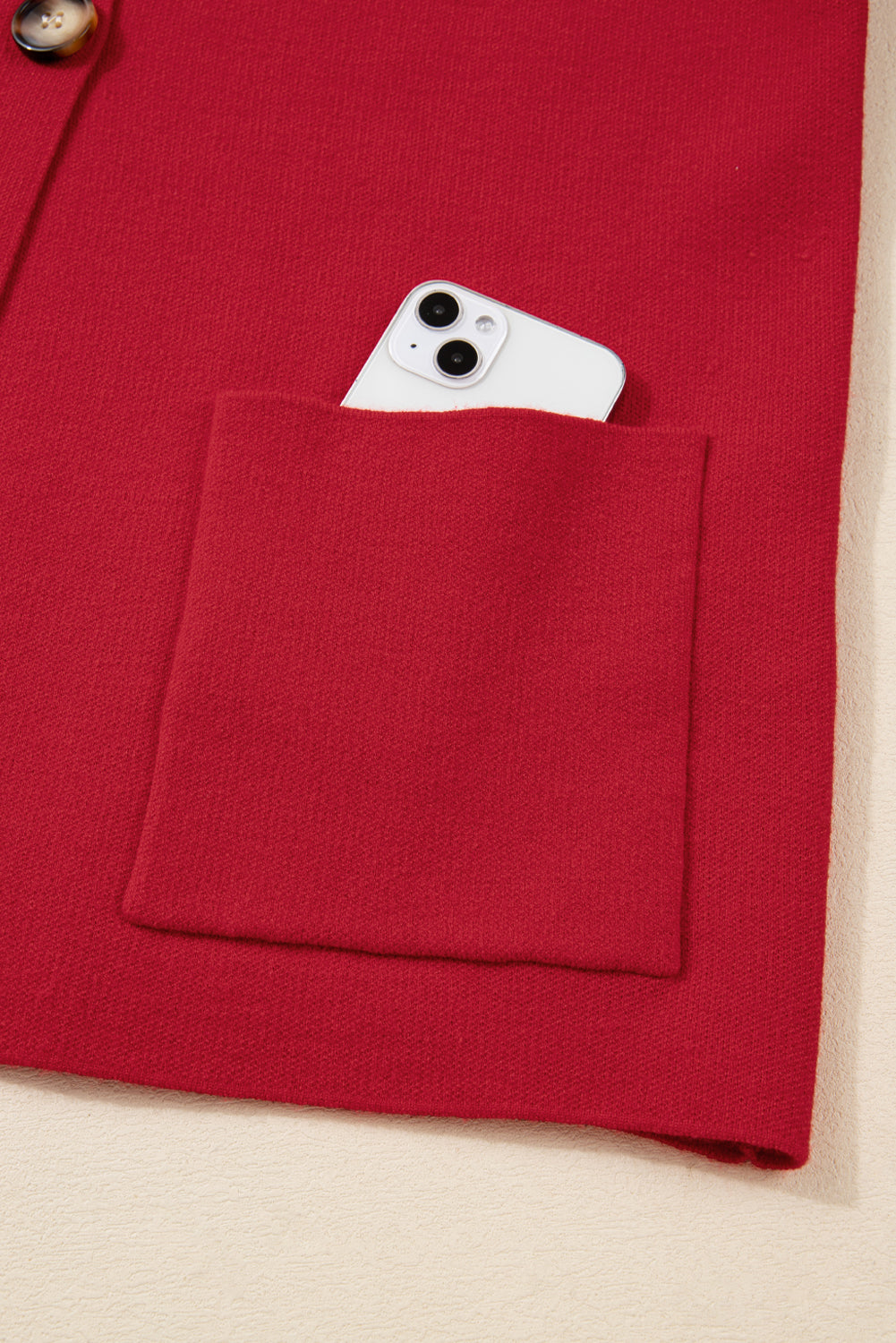 Chaqueta cárdigan cruzada con botones de color rojo fuego