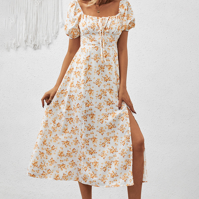 Vestido maxi con estampado floral de cuello cuadrado, mangas abullonadas y abertura lateral