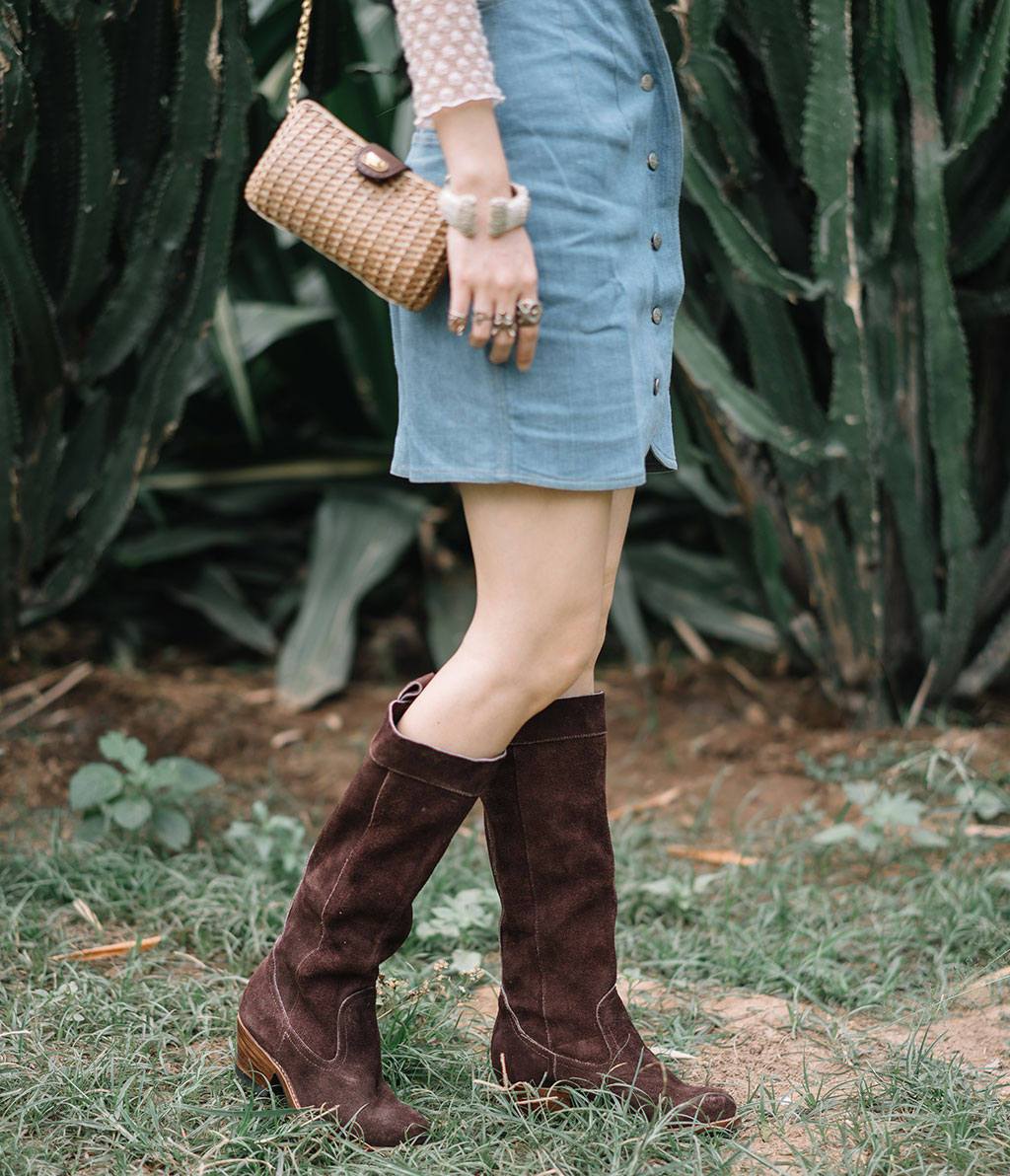 Botas holgadas de gamuza marrones
