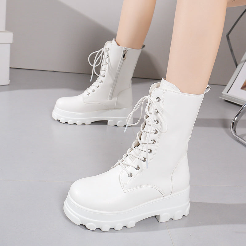 Chunky-sole British-style Motorcycle Boots With Laces And A Rider's Design