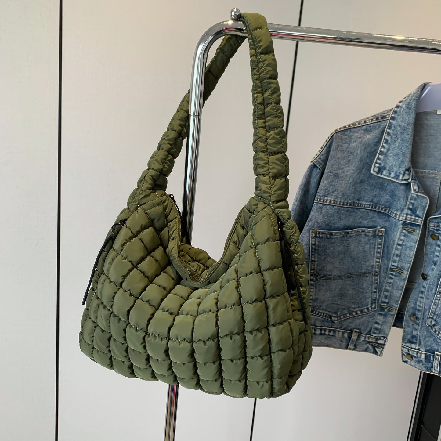 Women's Quilted Cloud Travel Bag