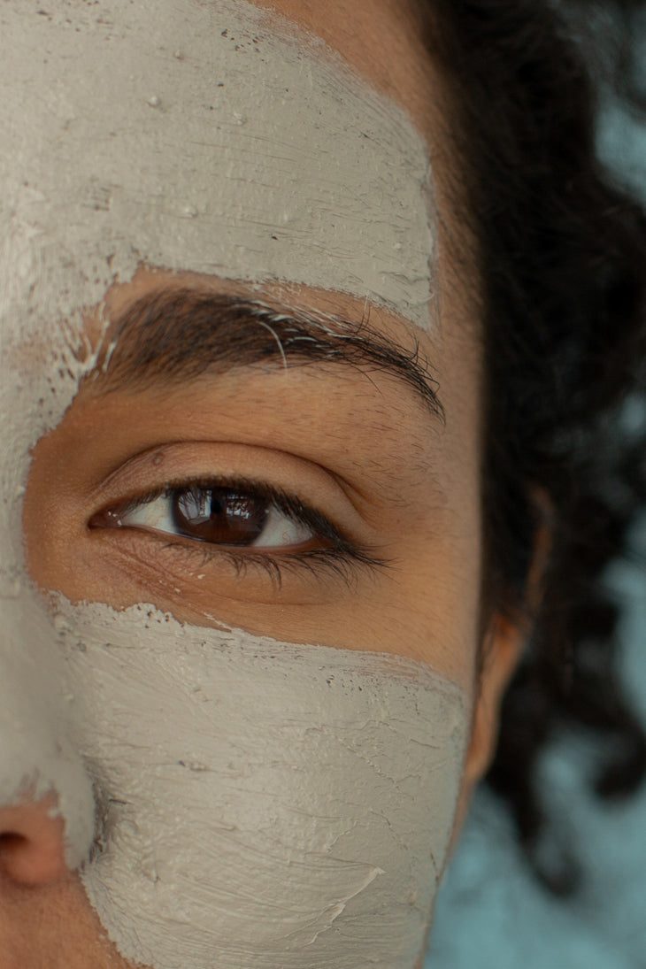 Mascarilla facial de té matcha japonés y arcilla verde francesa con arcilla verde francesa + Vitamina C + extracto de espirulina