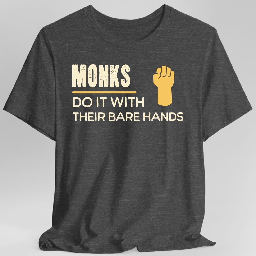 Camiseta "Monjes de DnD lo Hacen con Velocidad y Gracia"