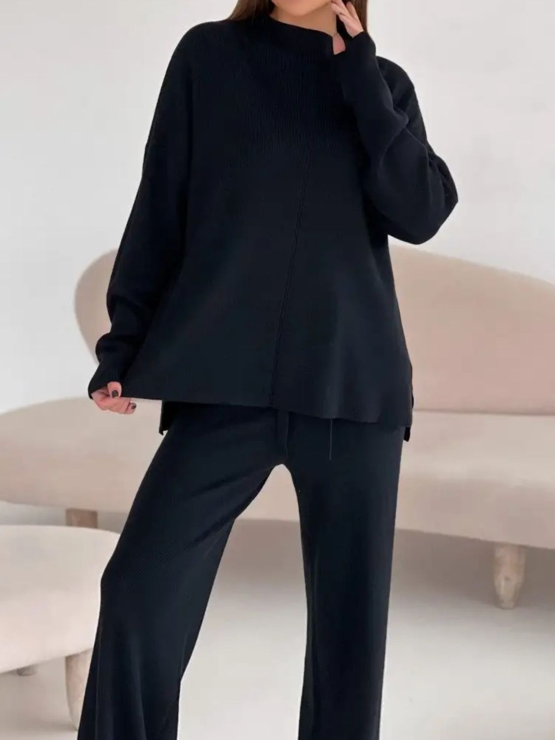 Conjunto de suéter de top de cuello simulado con aberturas y pantalón