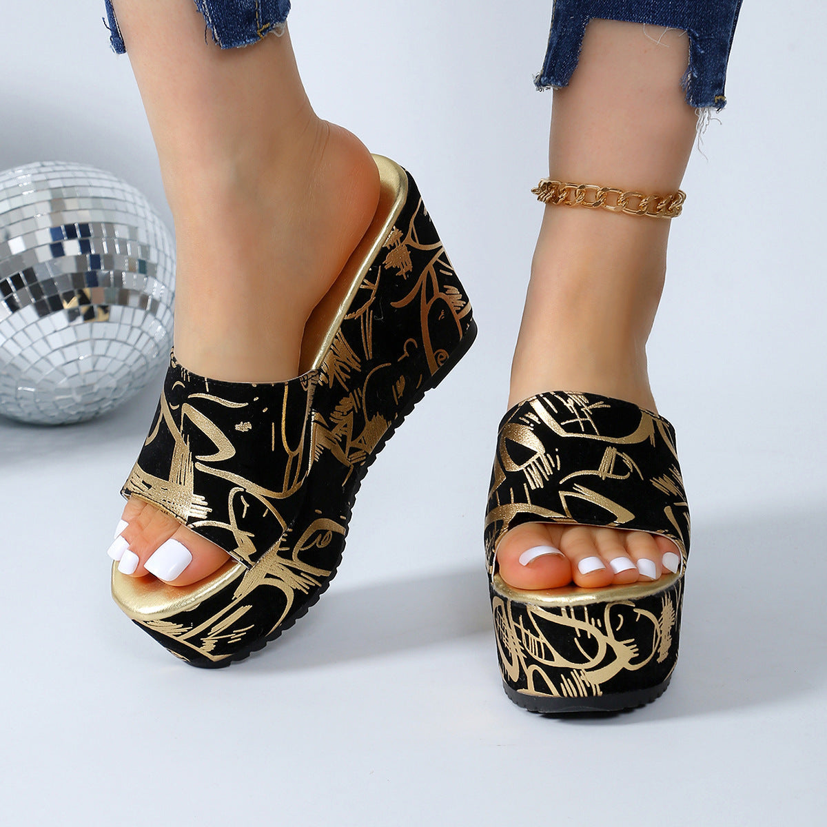 Round-Toe Wedge Printed Slippers
