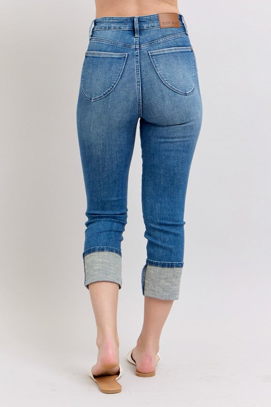 Jeans Capri Pitillo con Puños y Bolsillos Tallas Grandes Judy Blue