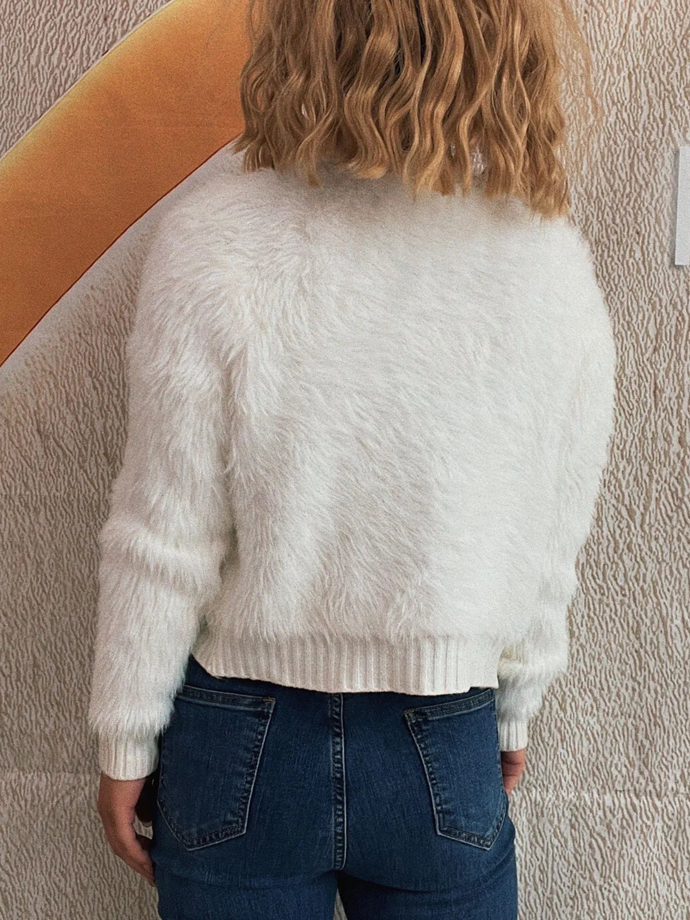 Cárdigan de mujer con botones de flores y peluche