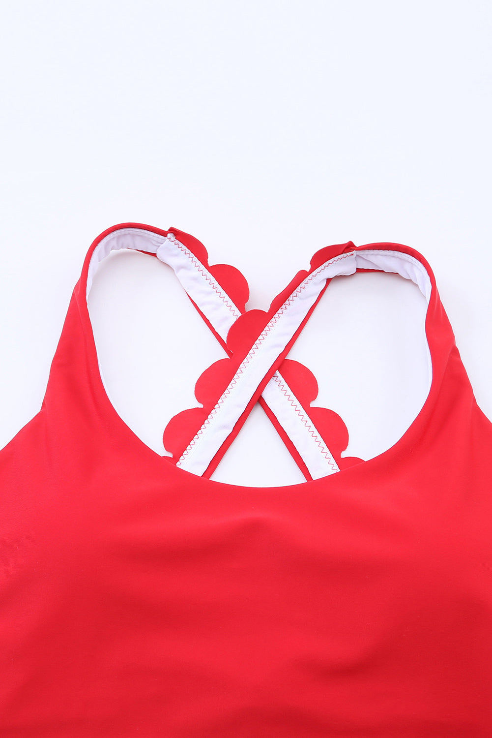 Top de bikini con tirantes cruzados y escote redondo