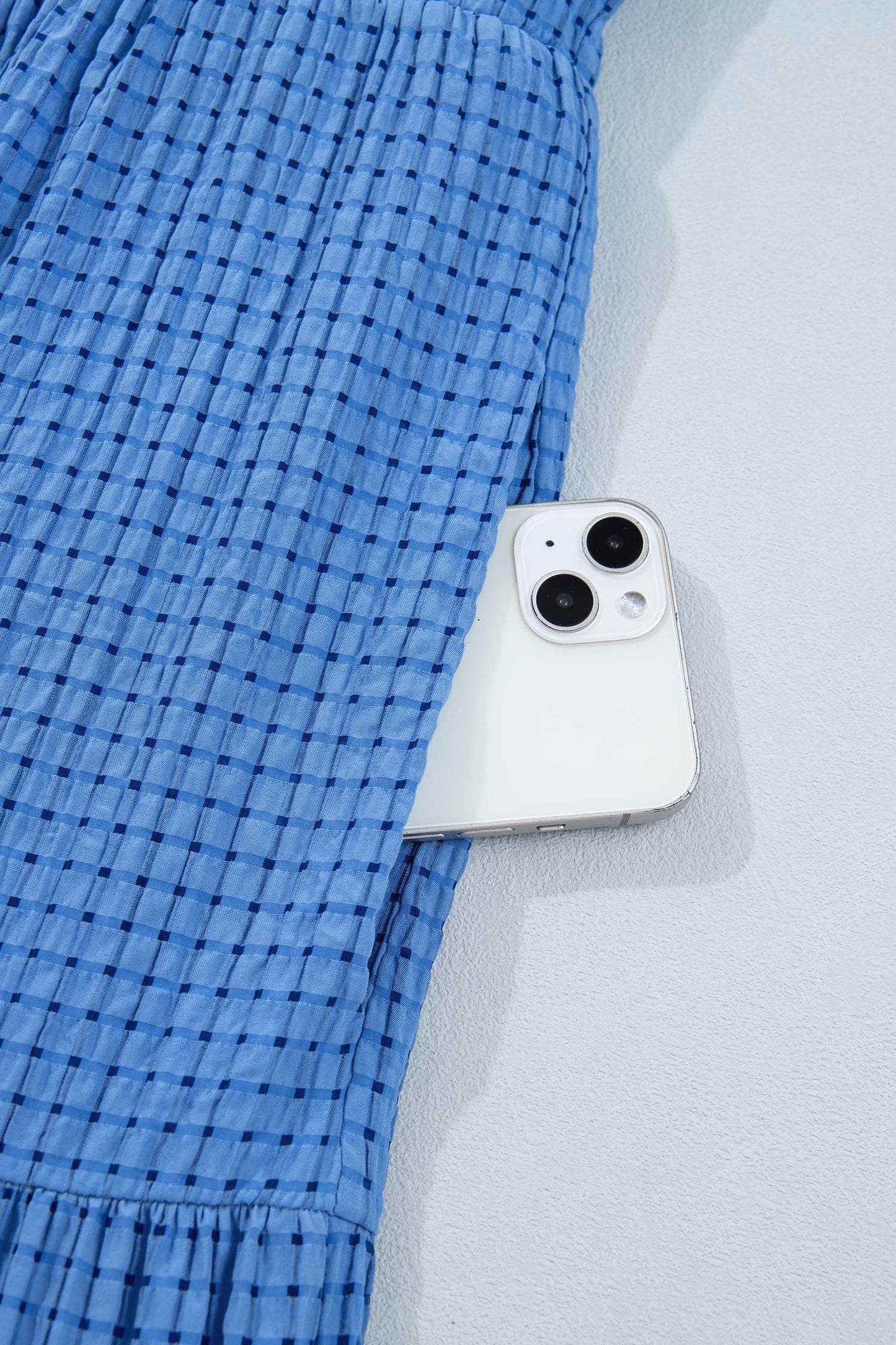 Vestido midi escalonado de manga corta con lazo texturizado de guinga azul anochecer