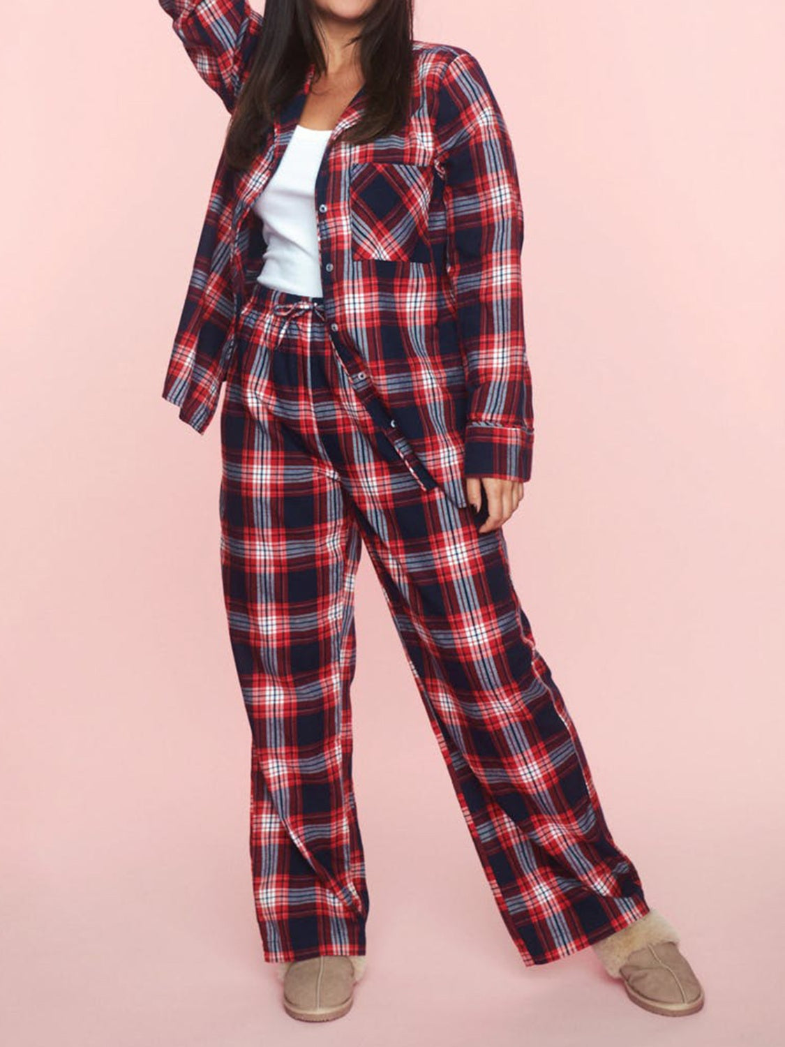 Conjunto de salón de camisa y pantalón con cuello de cuadros y botones