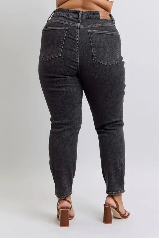 Trendsi Judy Blue Mid Rise Plus Size Jeans Women's Everyday Tummy Control Slim Fit