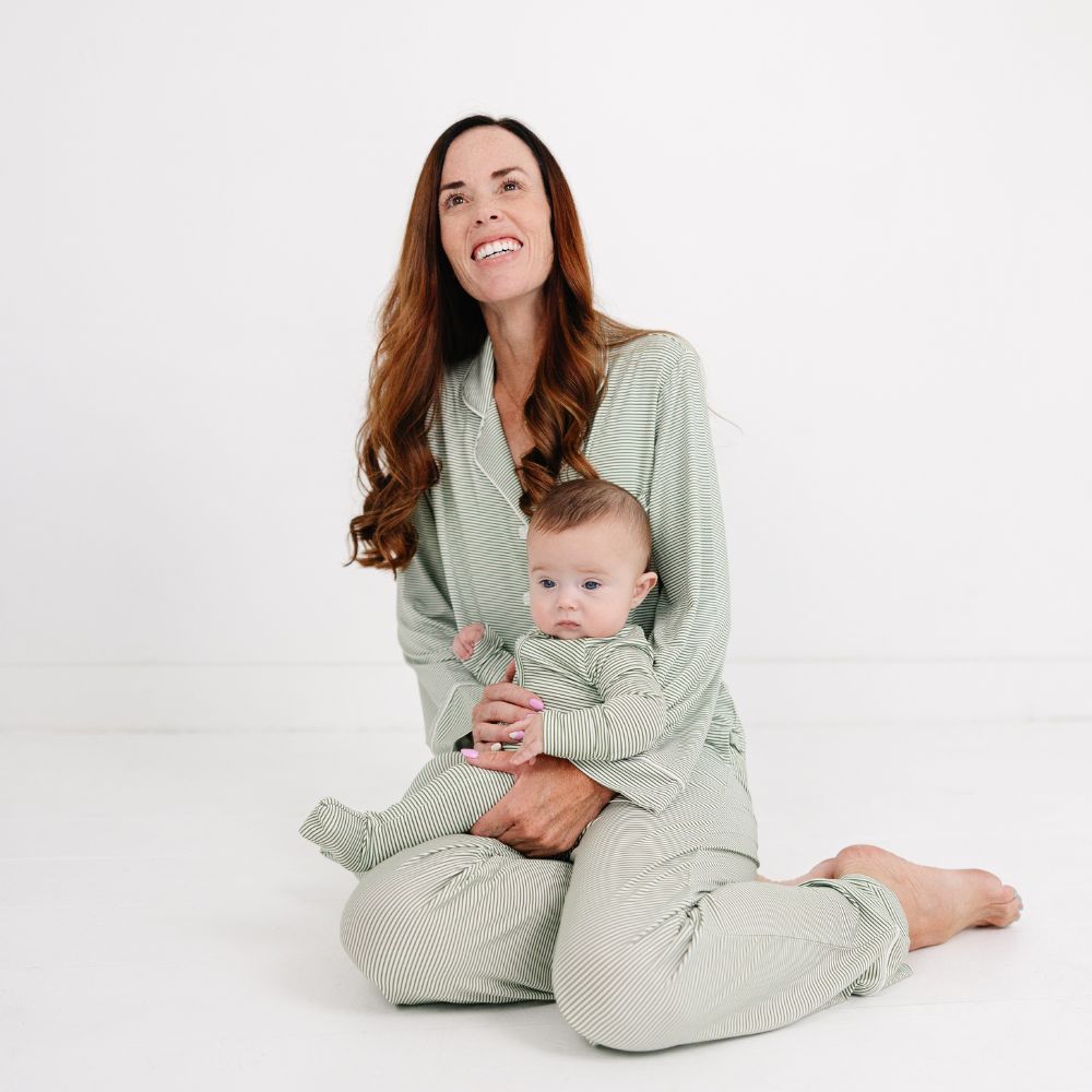 Pijama de bambú a rayas verde hoja