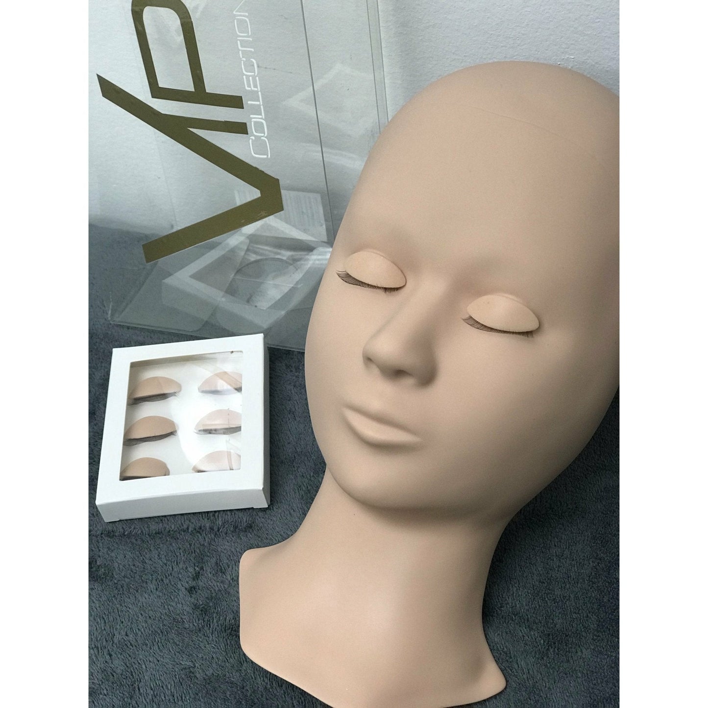 Eyelash Practice Mannequin with 3 Sets of Removable Eyes