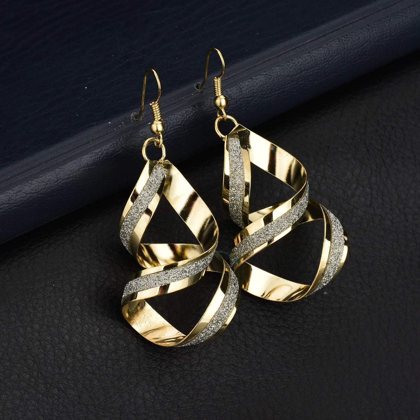 Pendientes y aretes de moda