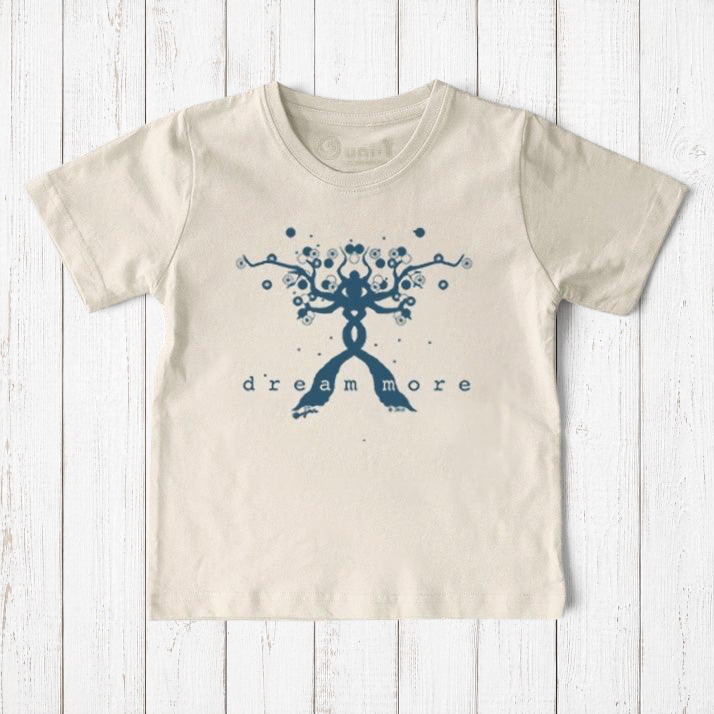 Camiseta para niños con mensaje positivo "Sueña más"