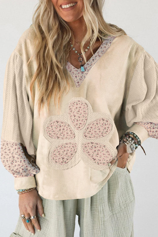 Top con capucha, manga obispo, retales y bloques de color, texturizado floral beige