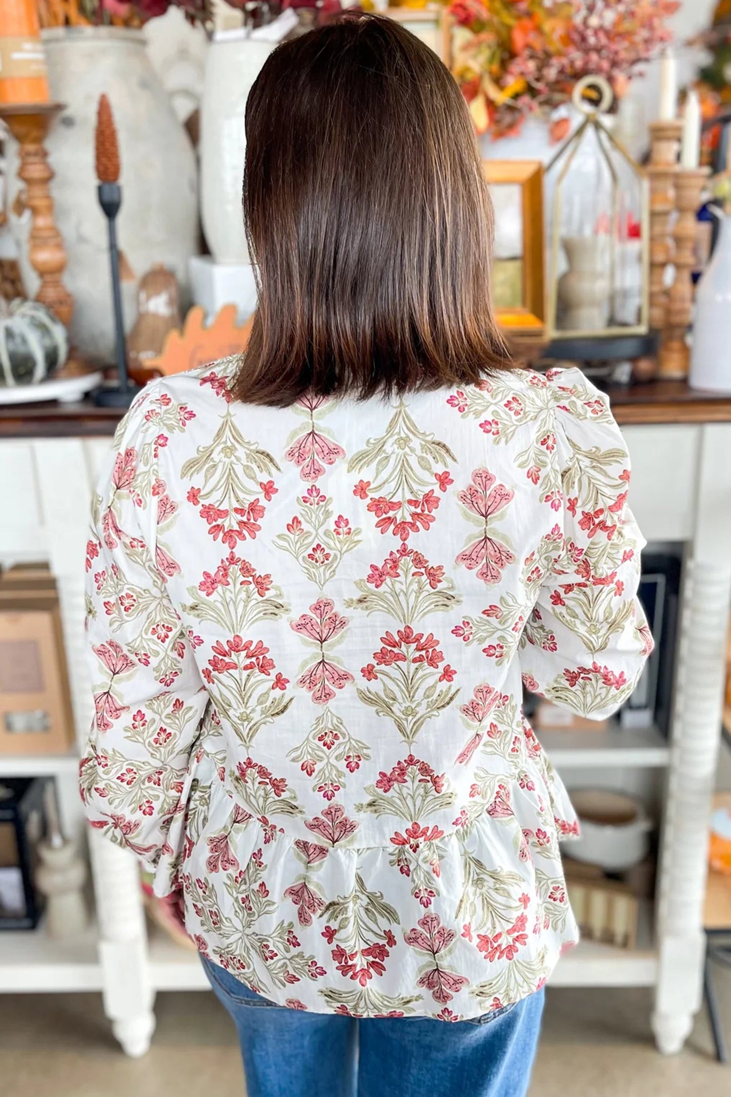 Top peplum con estampado floral, volantes, bloque de color y cuello en V de manga larga
