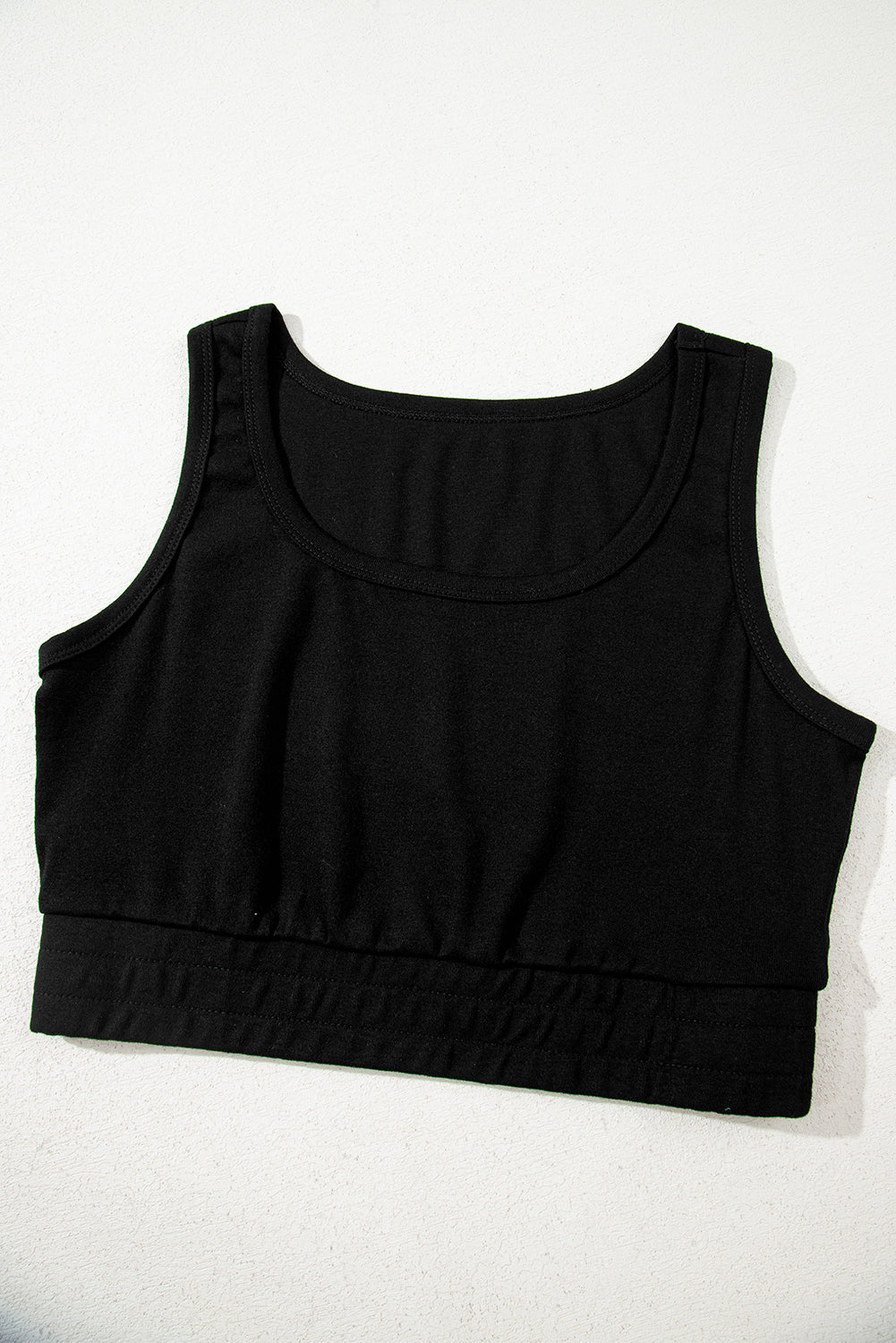 Conjunto de pijama de 3 piezas: top corto gris fruncido en el dobladillo, shorts sueltos y cárdigan
