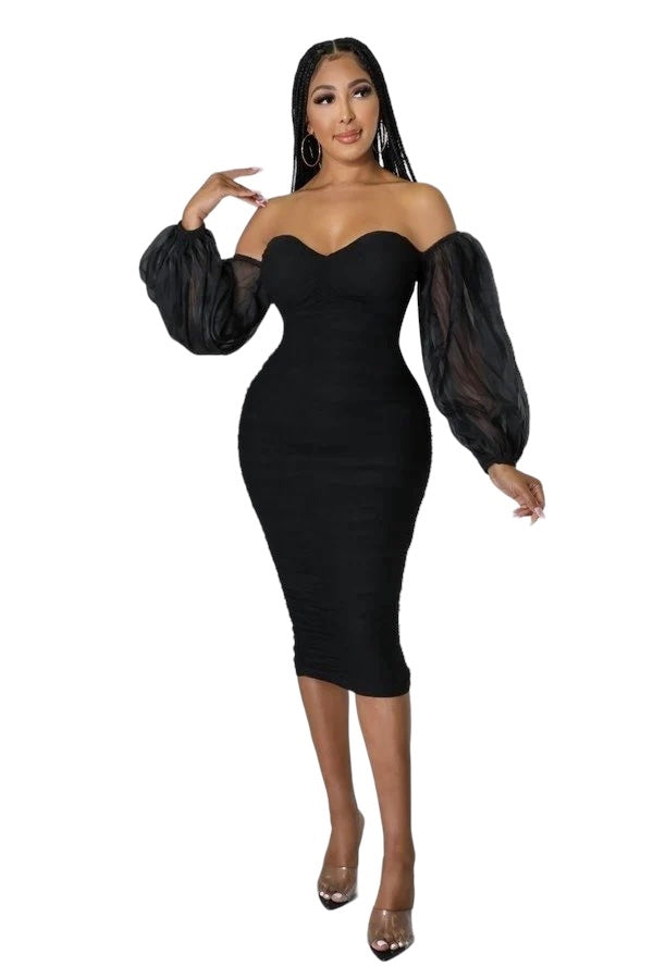 Vestido Midi Fruncido Escote Corazón con Mangas Transparentes de Malla