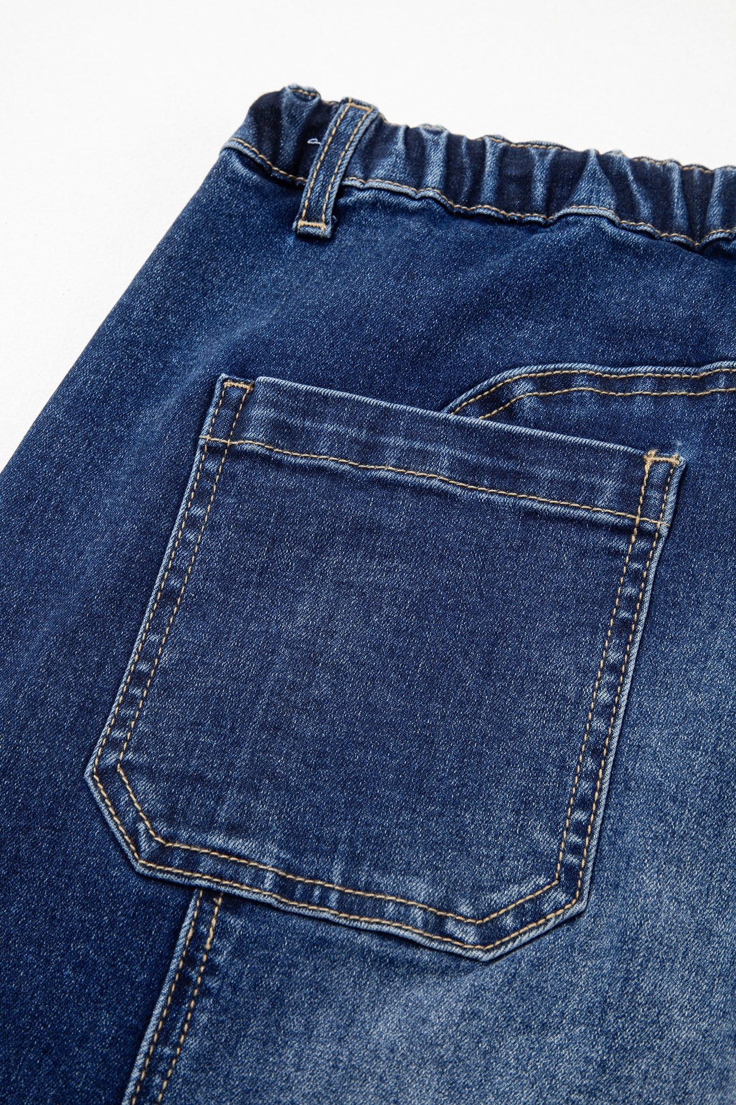 Pantalones vaqueros de pierna ancha con cordón azul de Prusia, detalle de costura y dobladillo sin rematar