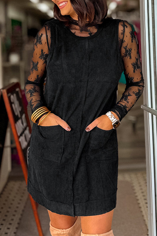 Minivestido sin mangas de pana negra con costuras expuestas