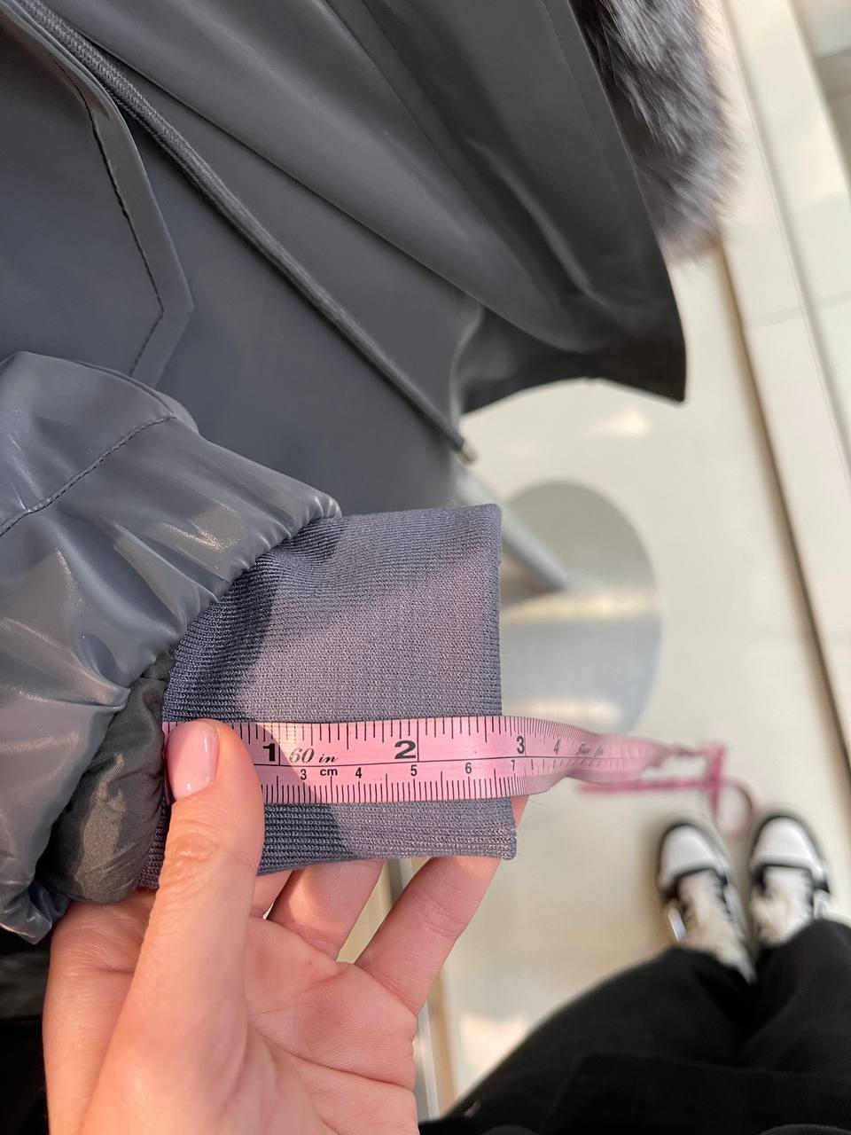 Parka Forrada con Capucha de Zorro Plateado Genuino y Aislamiento de Conejo