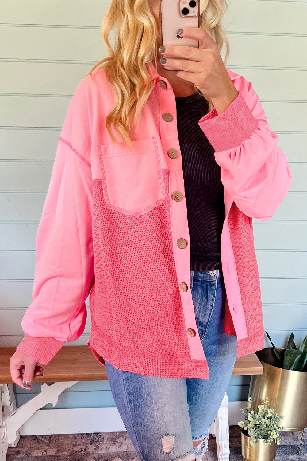 Chaqueta suelta abotonada de punto waffle de contraste bicolor rosa melocotón