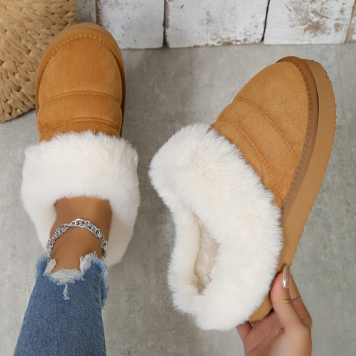 Women's Plush Lined Slippers