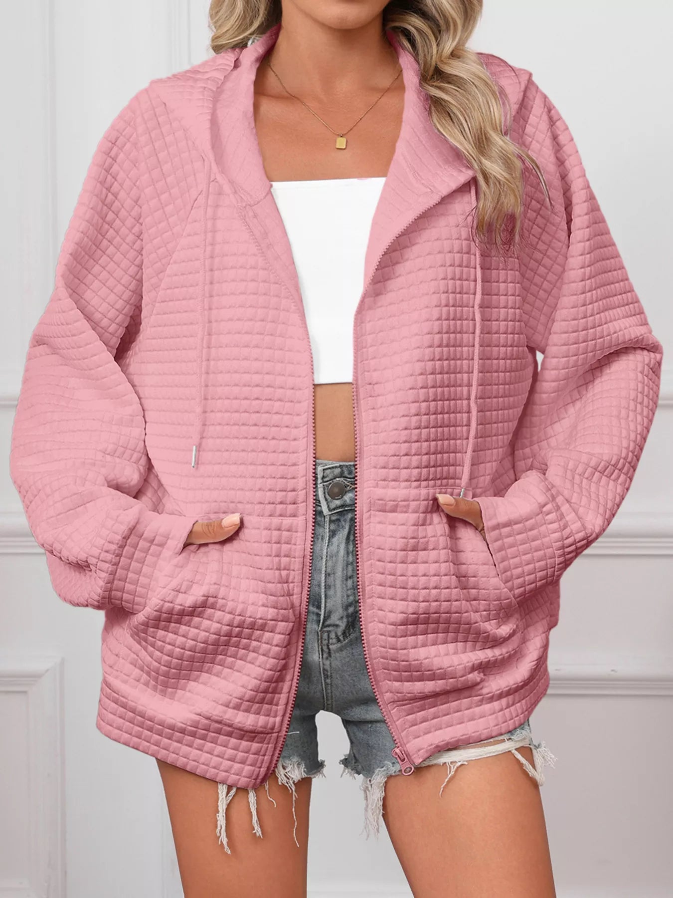 Chaqueta con capucha y cremallera, acolchada con textura, talla grande