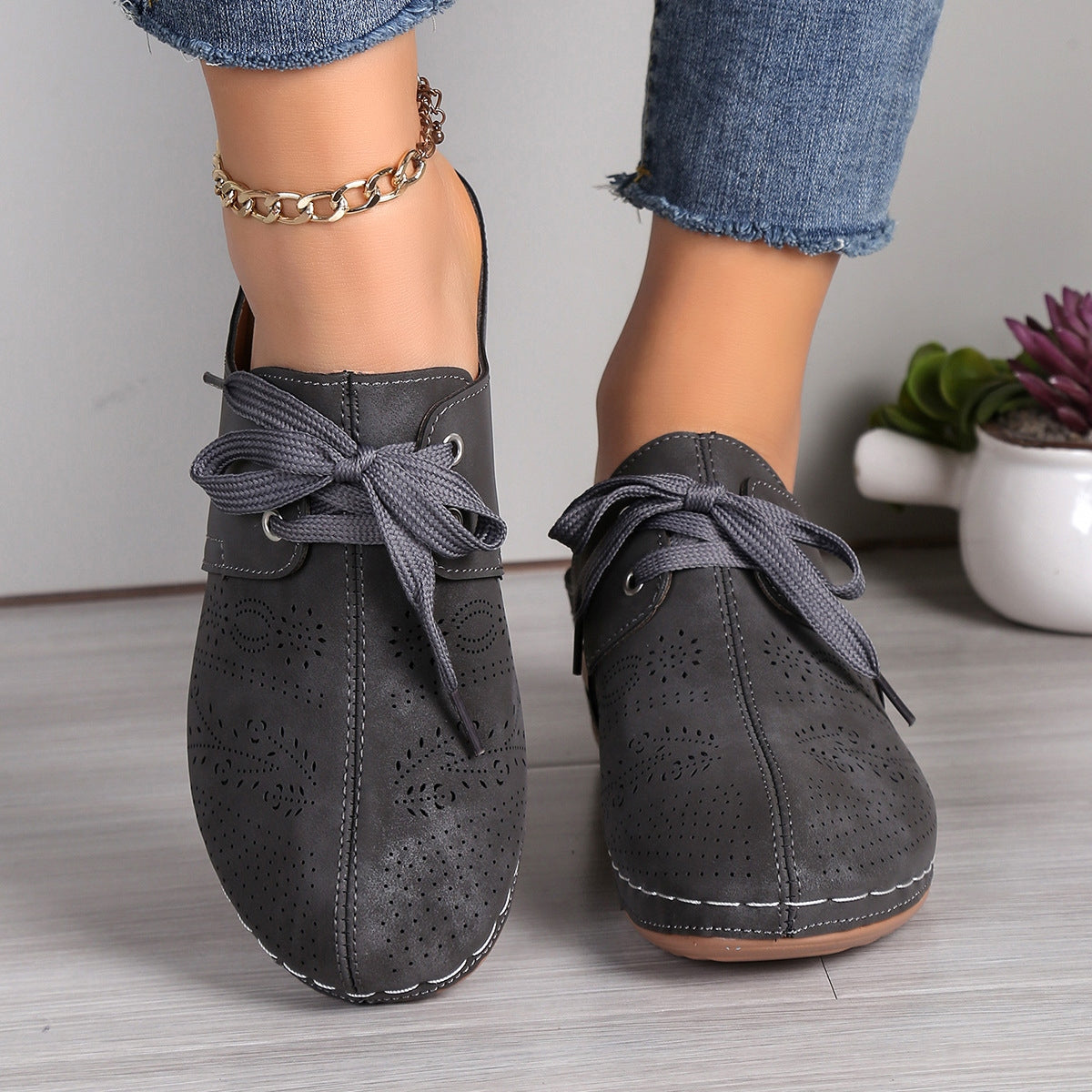 Sandalias de cuña con cordones y punta redonda