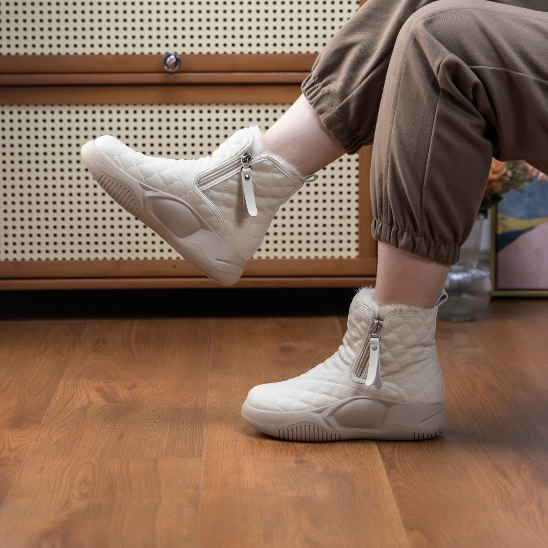Women's Quilted Boots