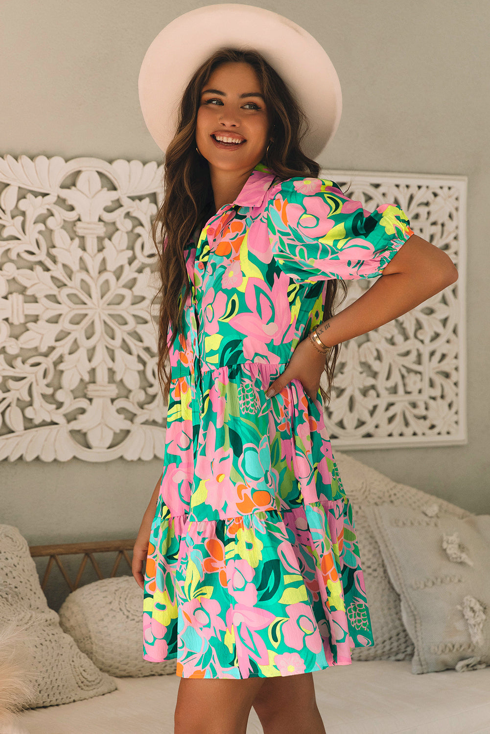 Vestido de Muñeca Abotonado con Cuello, Mangas Abullonadas y Estampado Floral Verde