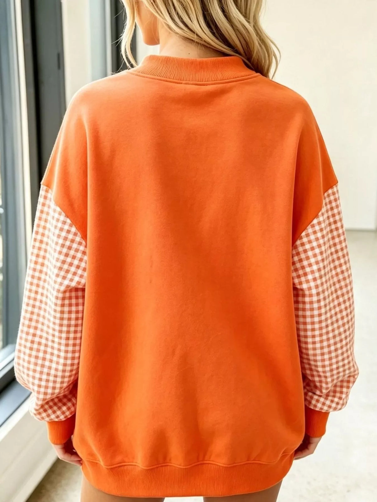 Gingham Sleeves Round Neck Sweatshirt