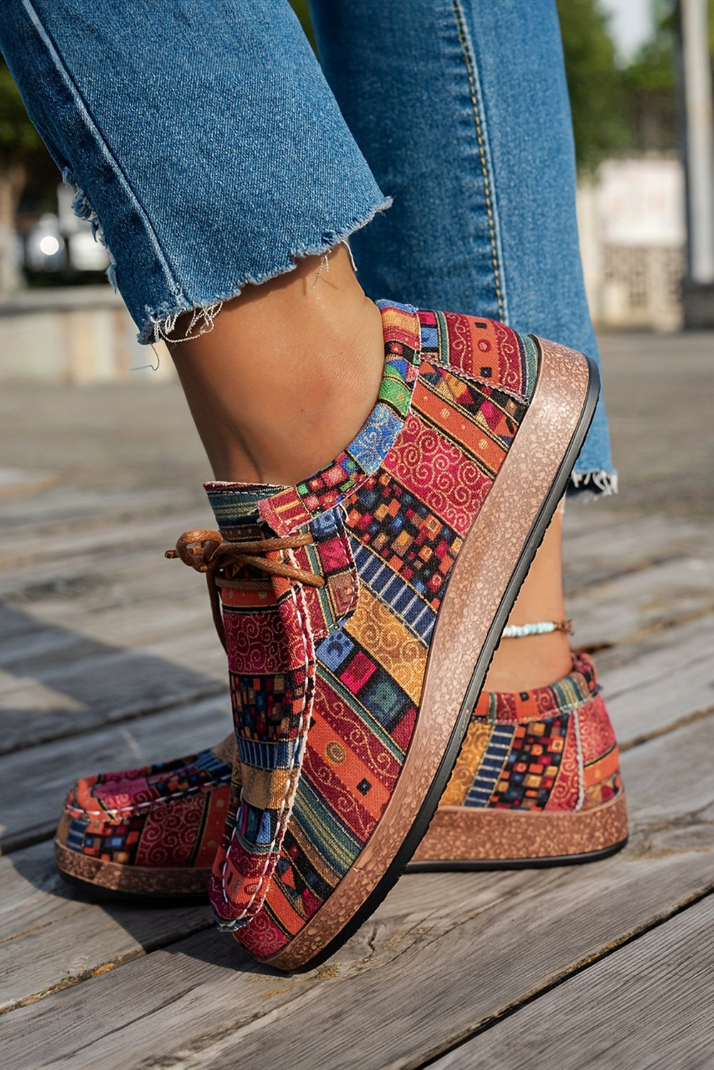 Zapatillas Racing Red ligeras, estilo boho, de retales, con cordones