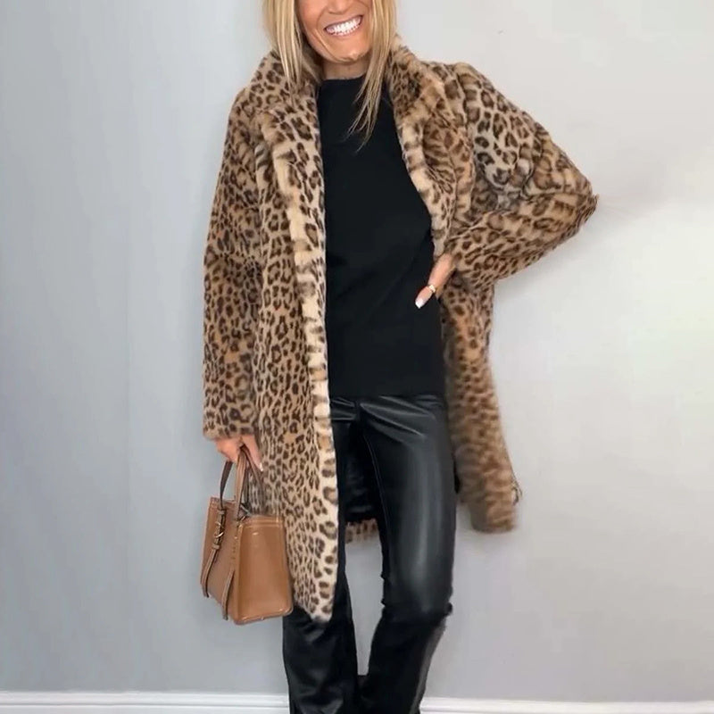 Chaqueta de peluche con estampado de leopardo — Prenda de abrigo cómoda de corte holgado de largo medio