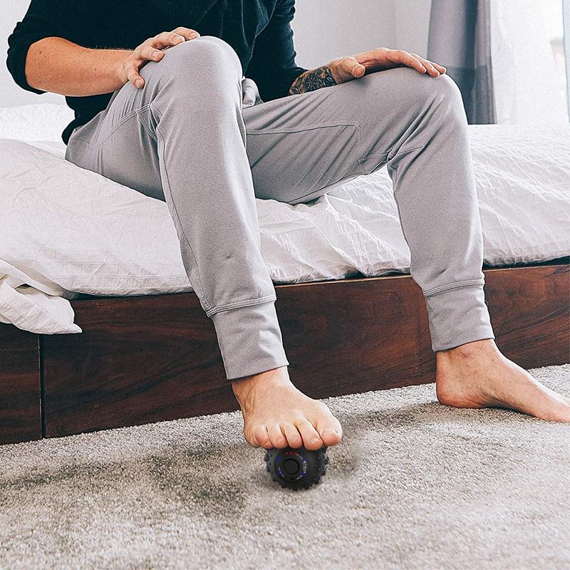 Waterproof Cheap Electronic Yoga Fitness Therapy Massage Ball with 4 Speeds Vibrating Massage Ball