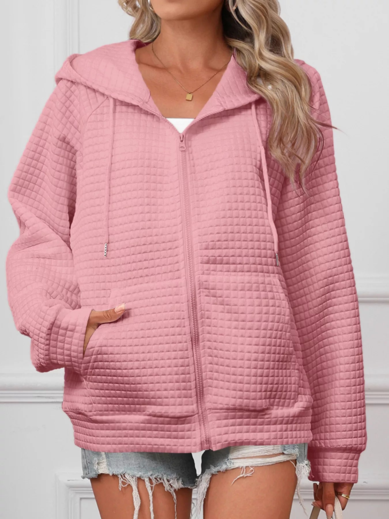 Chaqueta con capucha y cremallera, acolchada con textura, talla grande