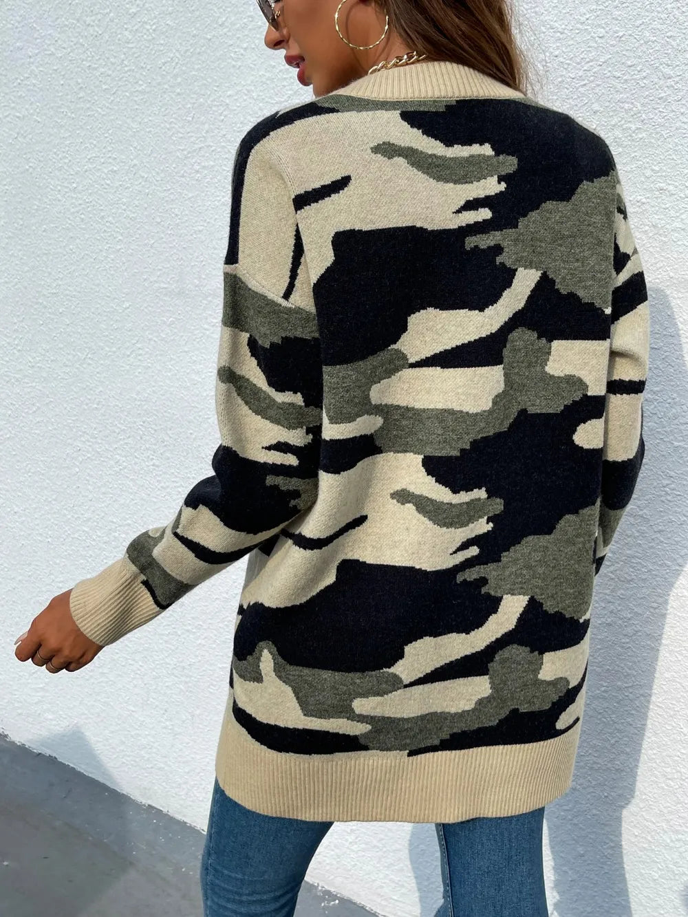 Cárdigan abierto con hombros caídos y camuflaje