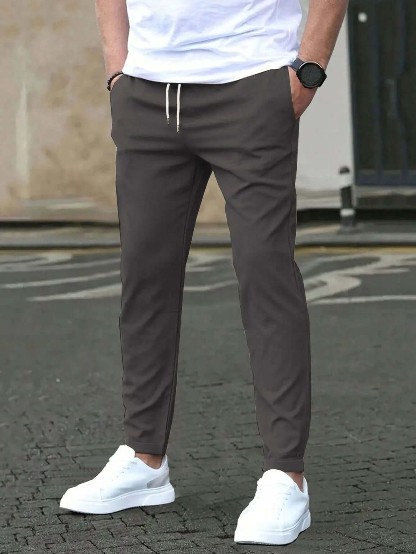Slim Fit Cropped Pants – Casual Straight-Leg Trousers with Leather Tag