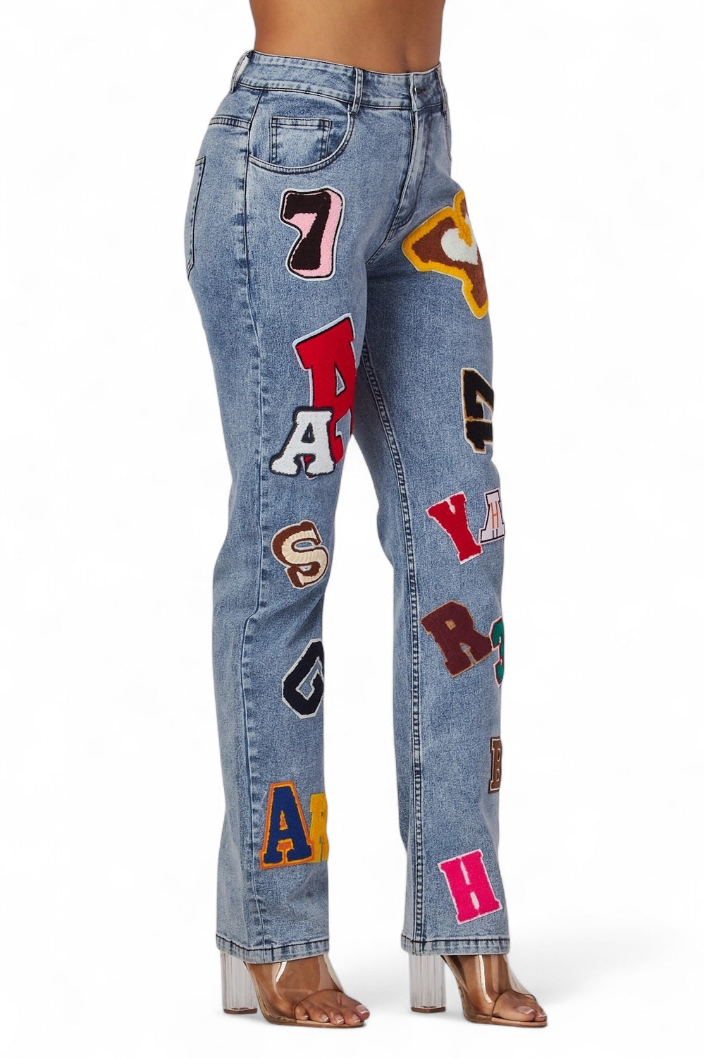 Pantalones vaqueros de mezclilla Emmiebree con parches de letras