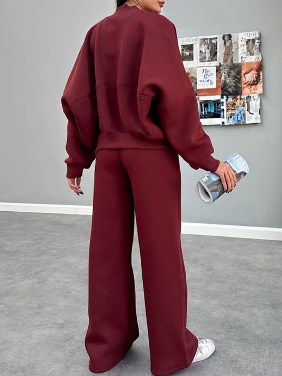 Conjunto de top con cremallera y cuello estilo béisbol y pantalones con cordón