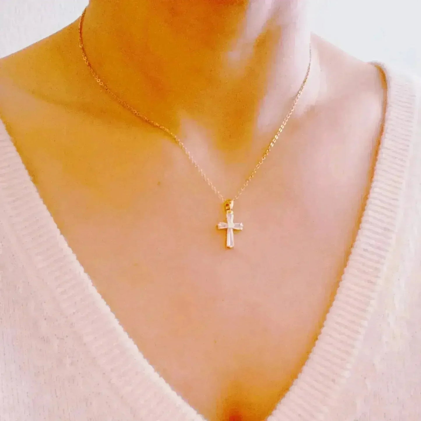 Crystal Cross Necklace – Elegant 18k Gold Plated Pendant | Timeless Style