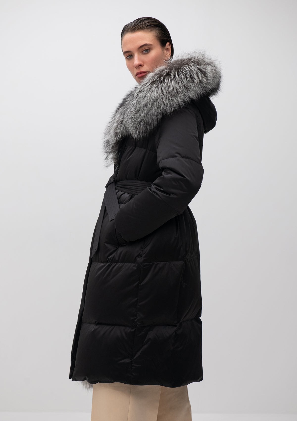 Parka Charlotte de plata genuina con piel de zorro