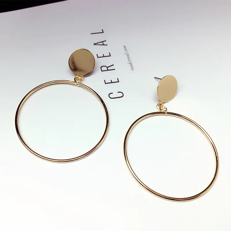 Pendientes de Círculo Sencillos - Diseño Moderno y Versátil